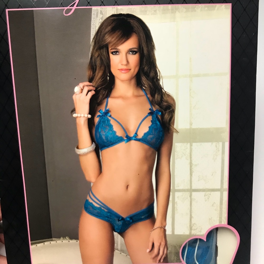 LEG AVE blue set